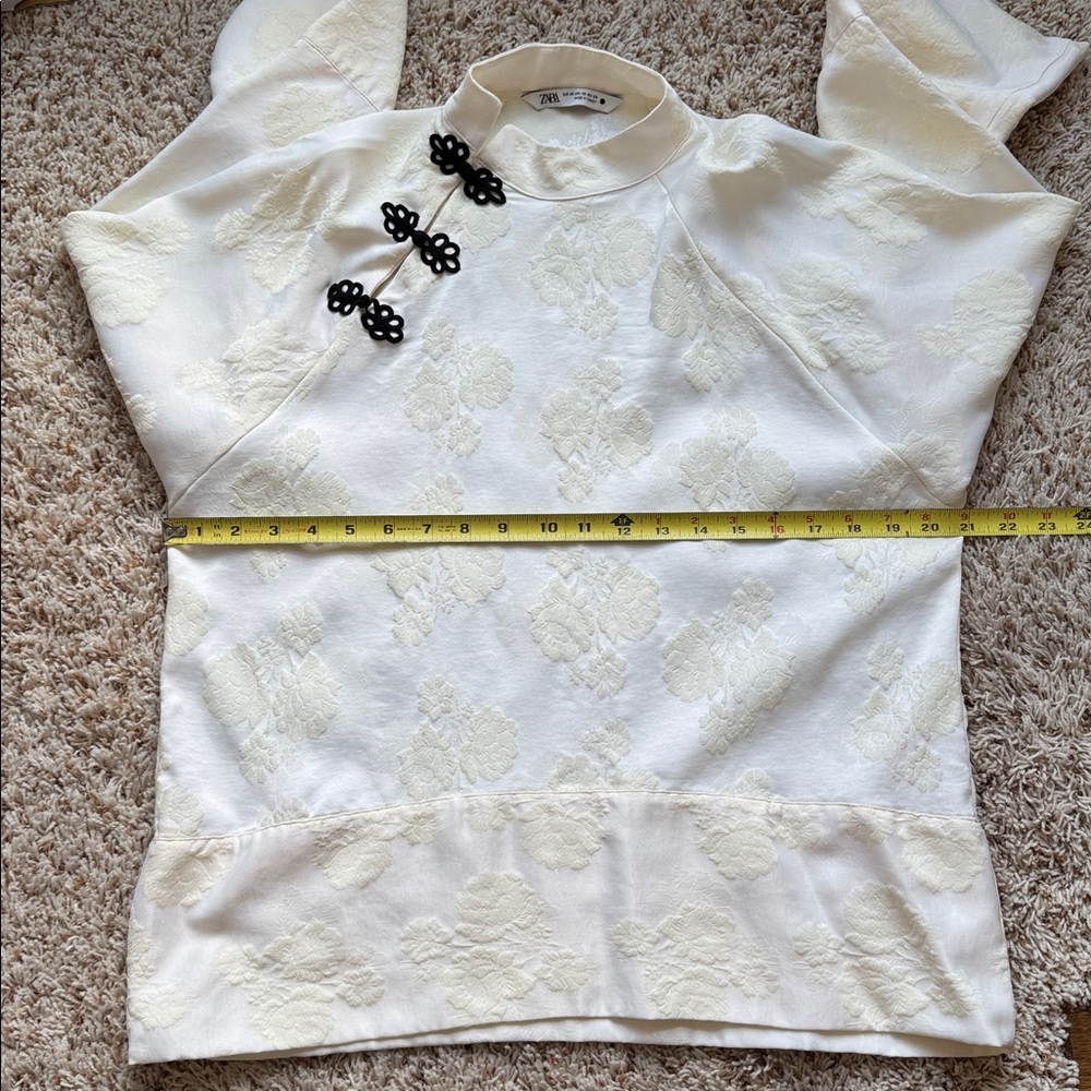 Zara Cream Blouse with Black Accents - Picture 9 of 10